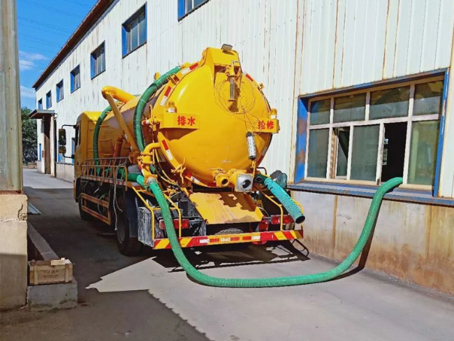 下城清理化粪池